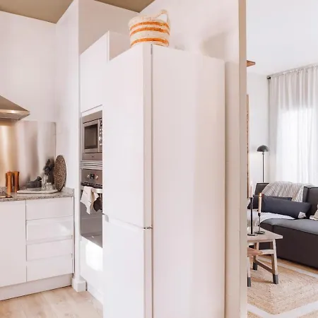 Daire Nerja - 1 Bedroom And Terrace In Sant Gervasi