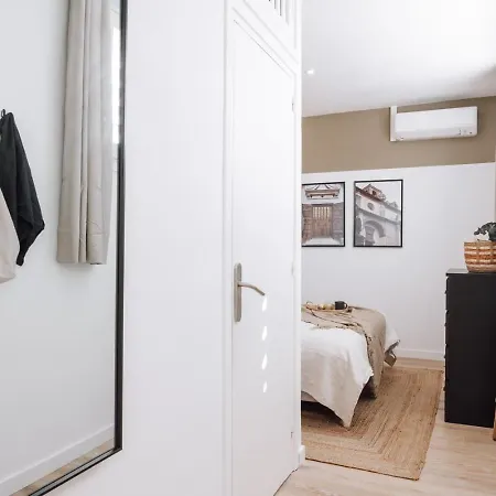 Daire Nerja - 1 Bedroom And Terrace In Sant Gervasi Barselona