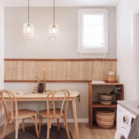 Daire Nerja - 1 Bedroom And Terrace In Sant Gervasi *